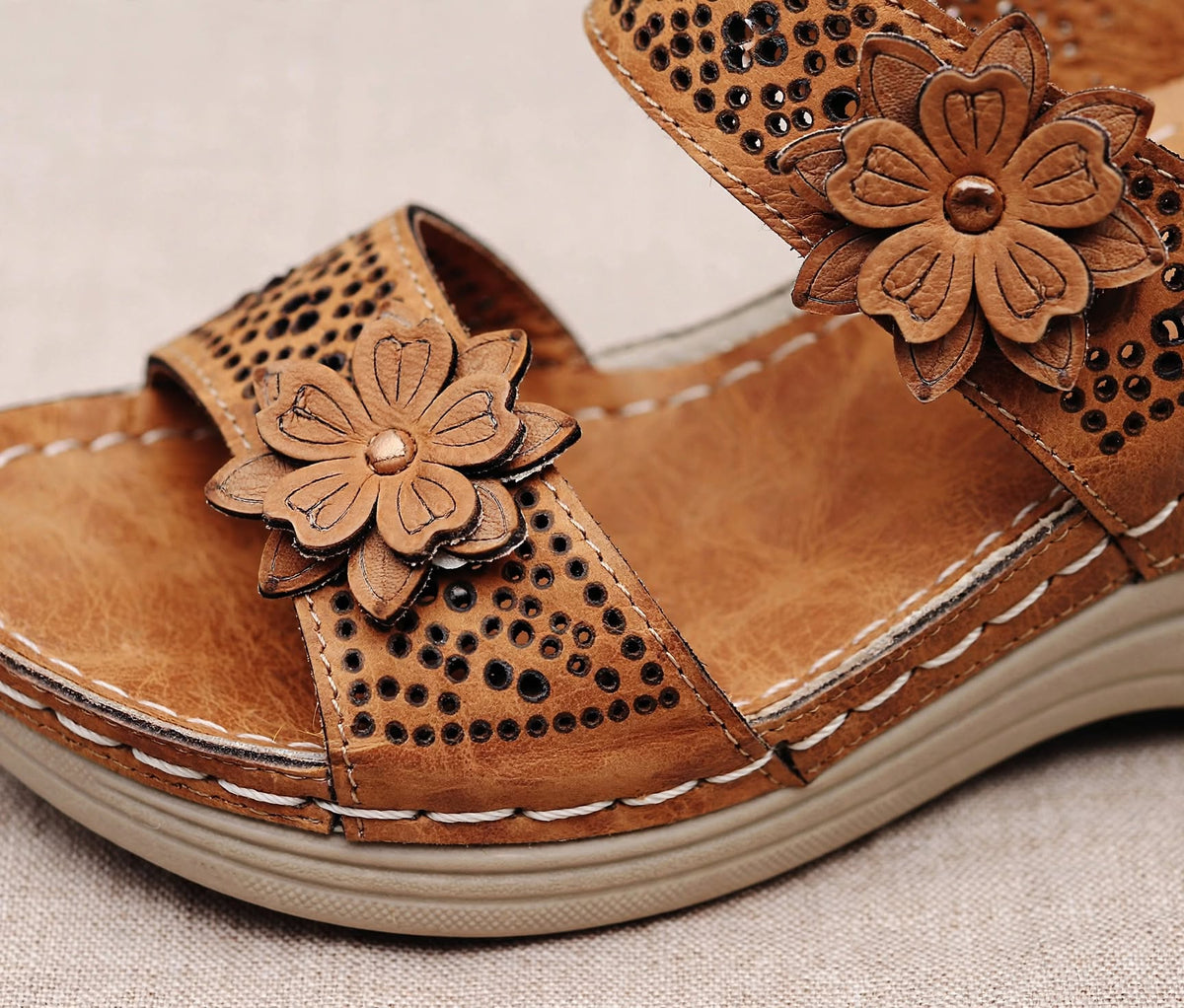 Sandales à Talons Compensés et Fleurs Décoratives