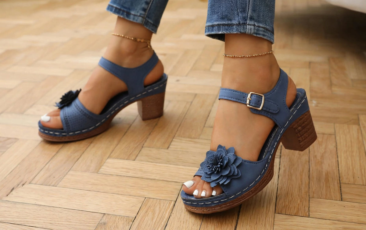 Sandales à Talons et Fleurs Décoratives