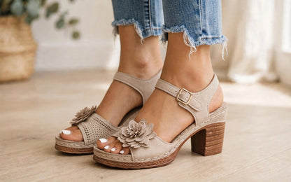 Sandales à Talons et Fleurs Décoratives
