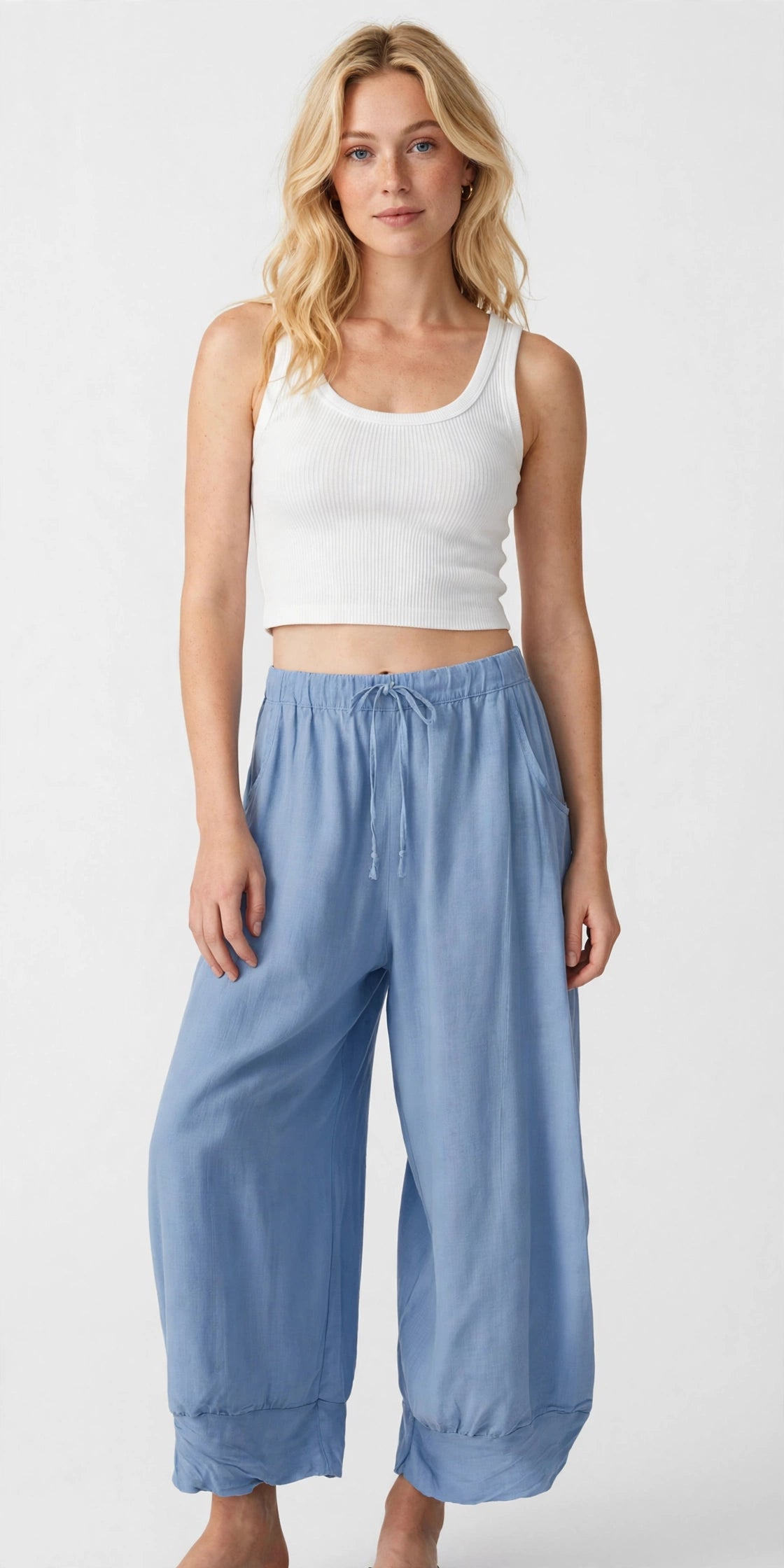 Pantalon large fluide et décontracté à taille haute