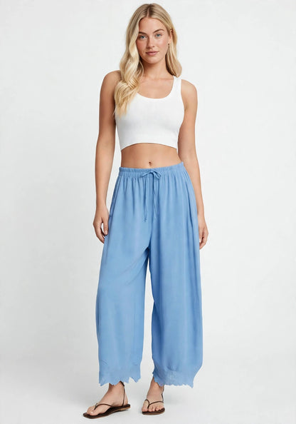Pantalon large fluide et décontracté à taille haute