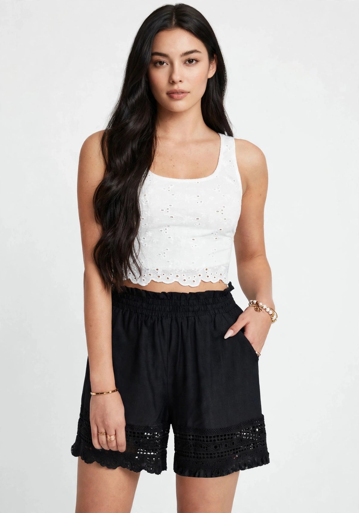 Short fluide taille haute à détails ajourés et taille élastiquée