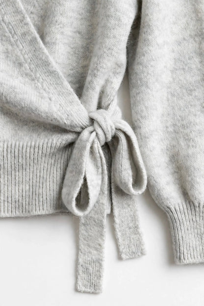 Pull Cache-Cœur Élégant à Nouer