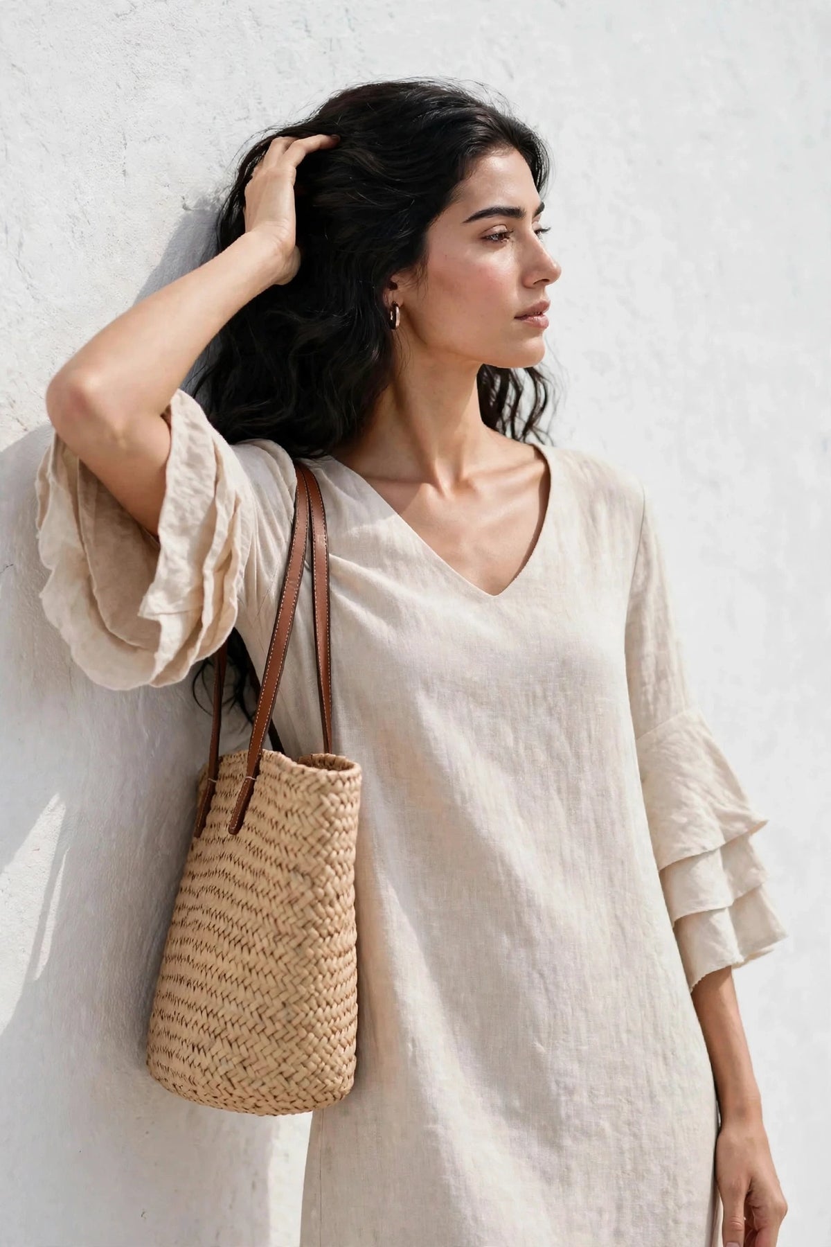 Mini-robe chic à volants superposés et manches bouffantes