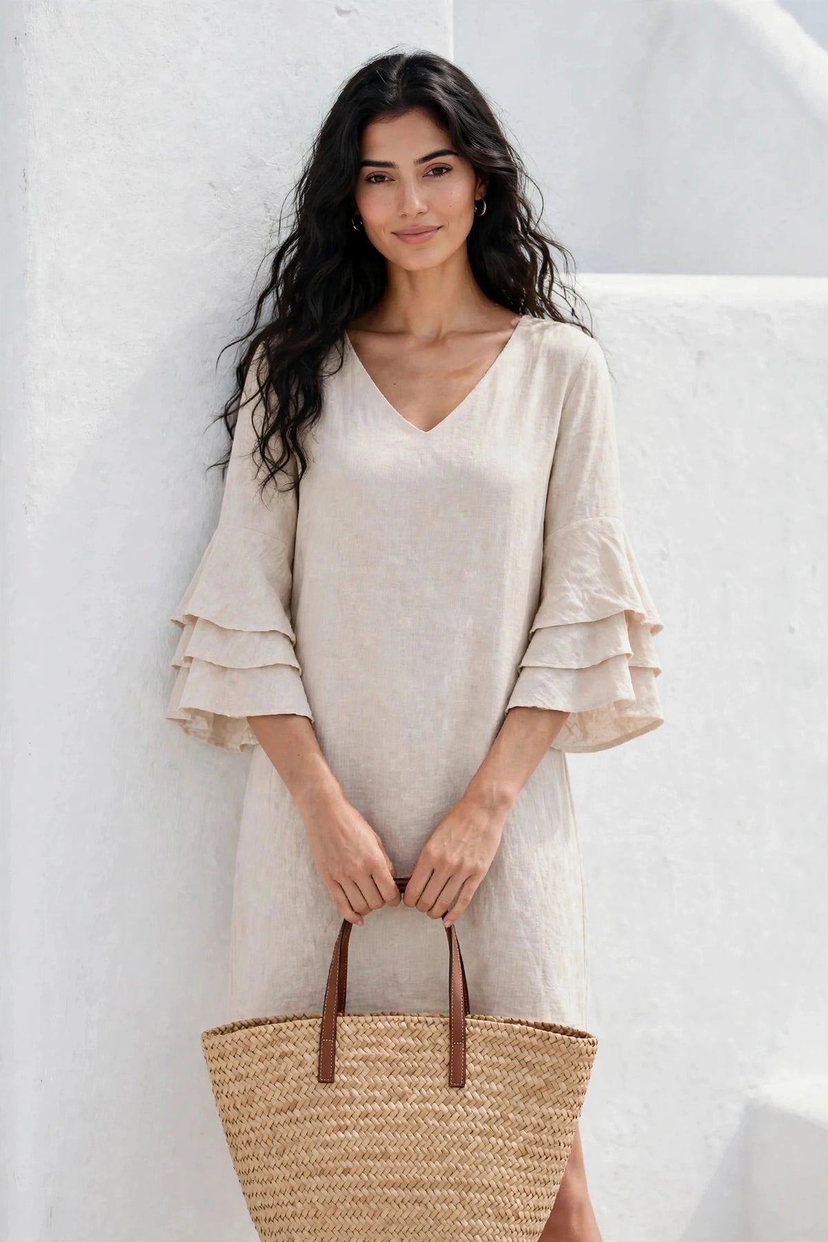 Mini-robe chic à volants superposés et manches bouffantes